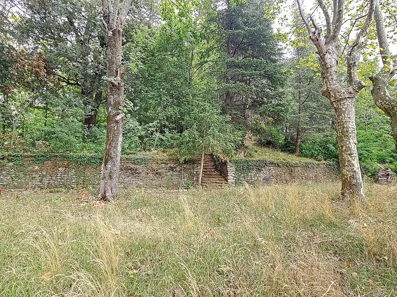 Maison, 1 700 m²