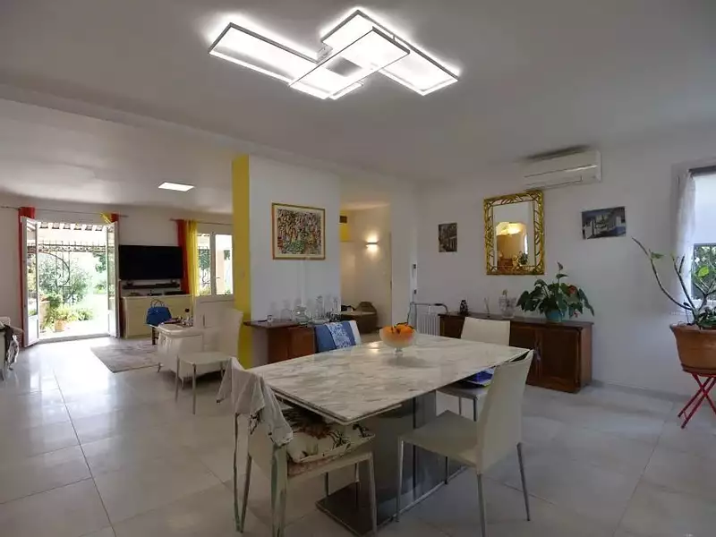 Maison, 213 m²
