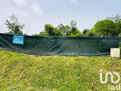 Terrain, 704 m²