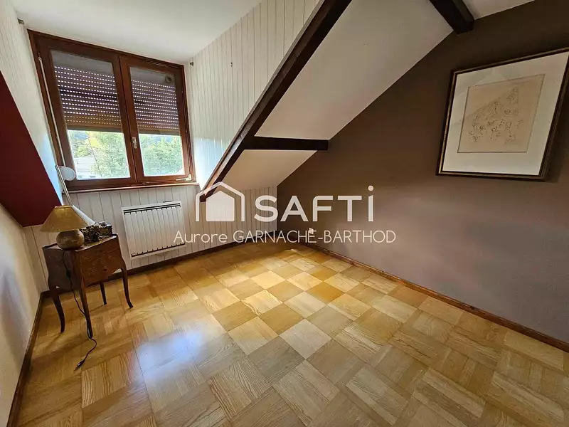 Maison, 225 m²