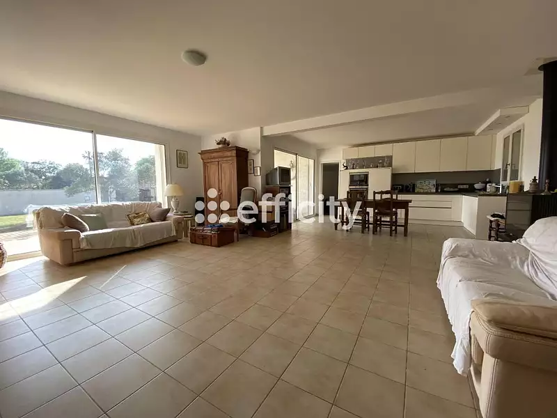 Maison, 220 m²