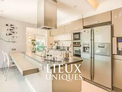 Maison, 240 m²