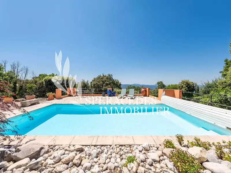 Maison, 180 m²