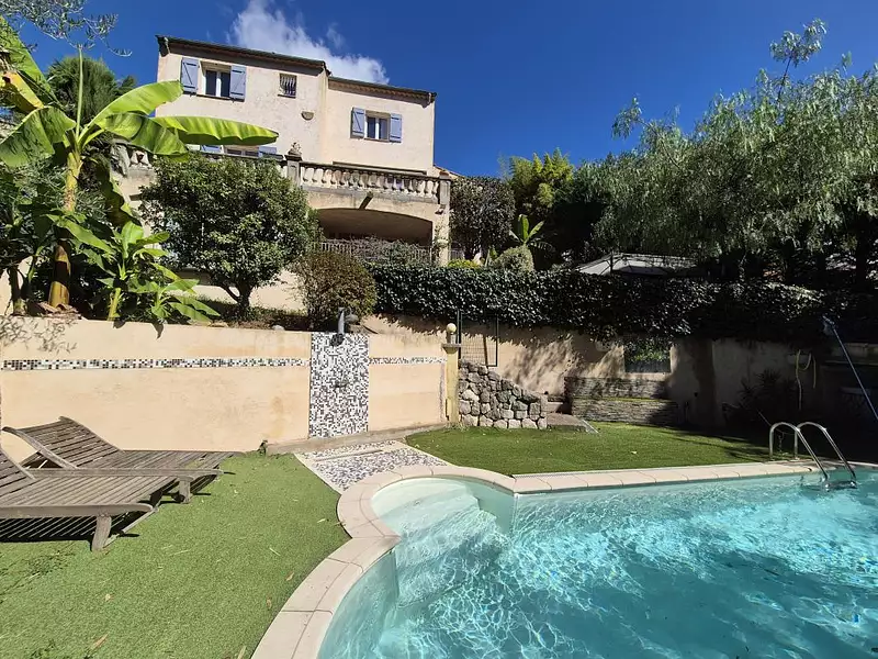 Maison, 200 m²