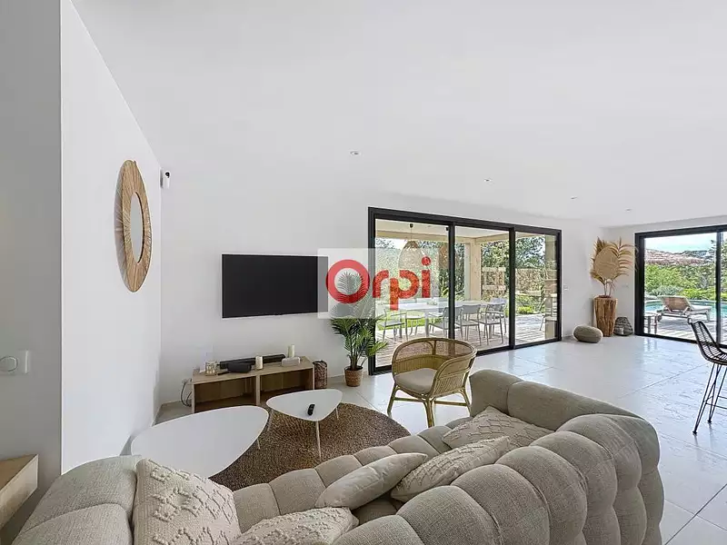 Maison, 163 m²