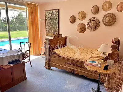 Maison, 260 m²
