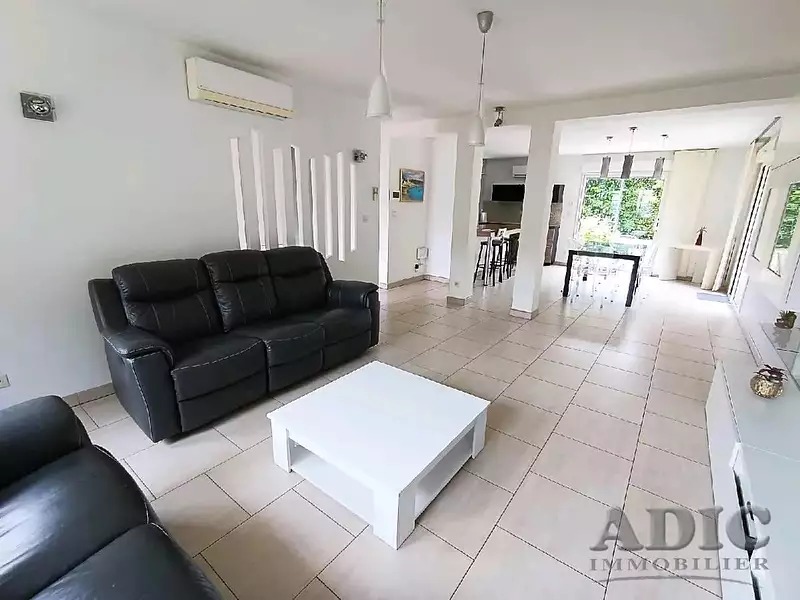 Maison, 160 m²