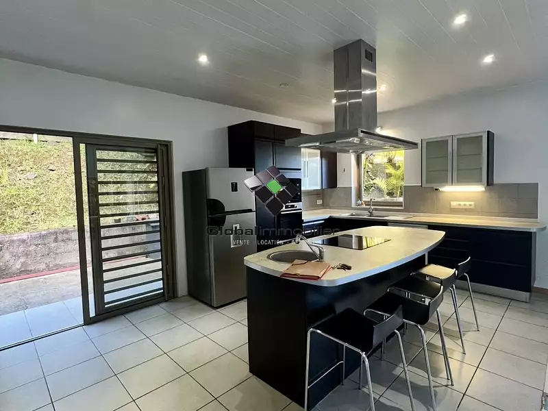 Maison, 250 m²
