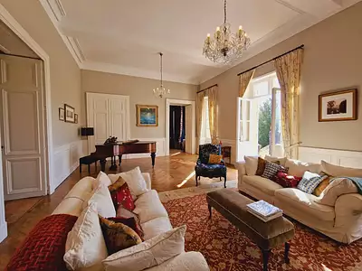 Maison, 1 100 m²