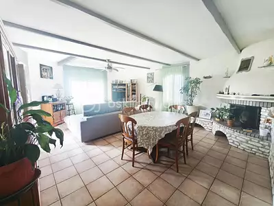 Maison, 166 m²