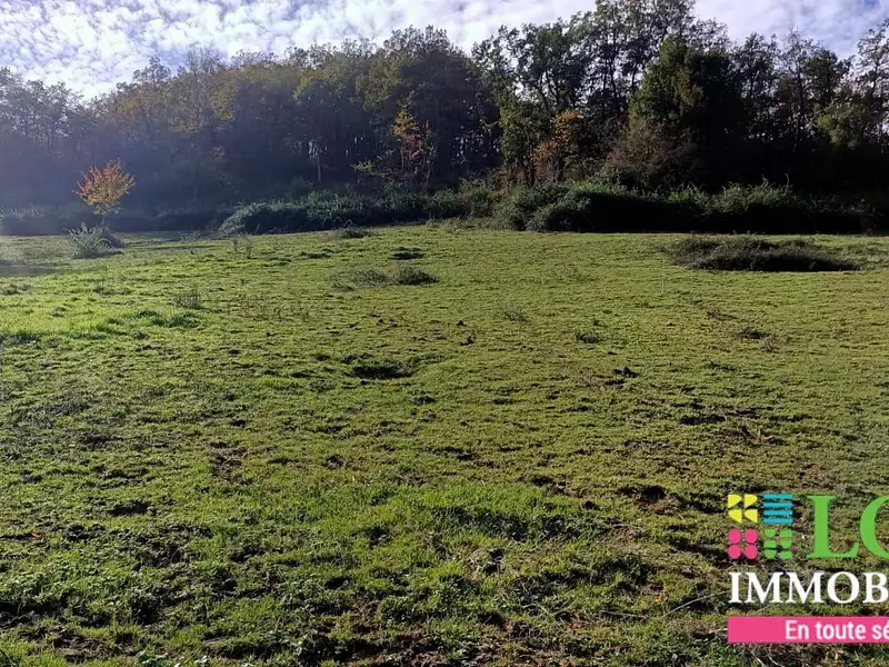 Terrain, 1 400 m²