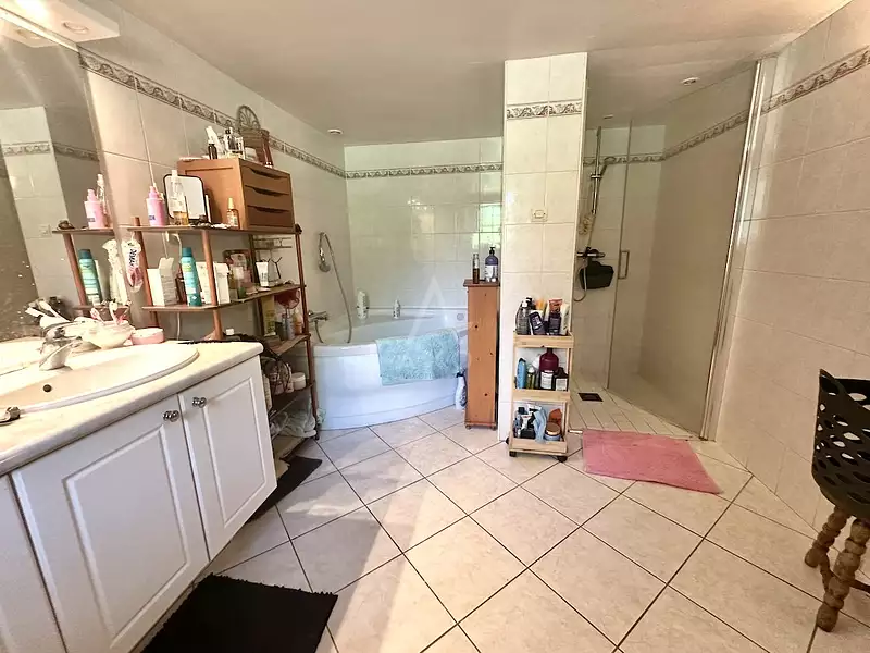 Maison, 230 m²