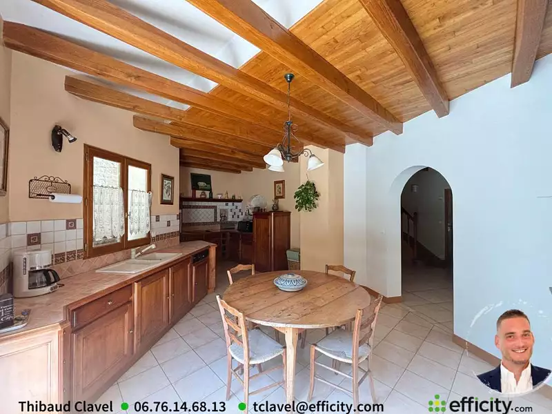 Maison, 215 m²
