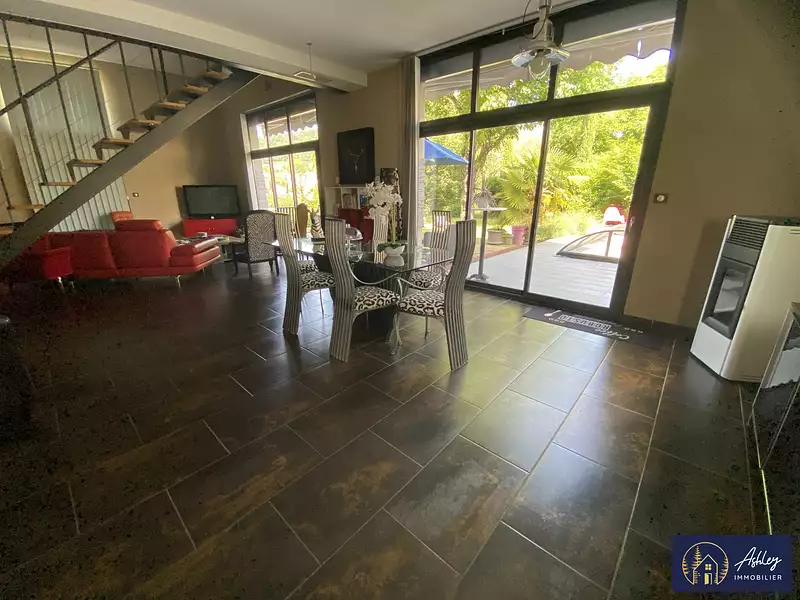 Maison, 211 m²