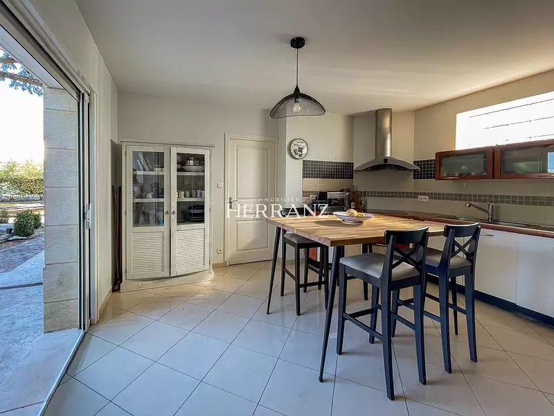 Maison, 260 m²
