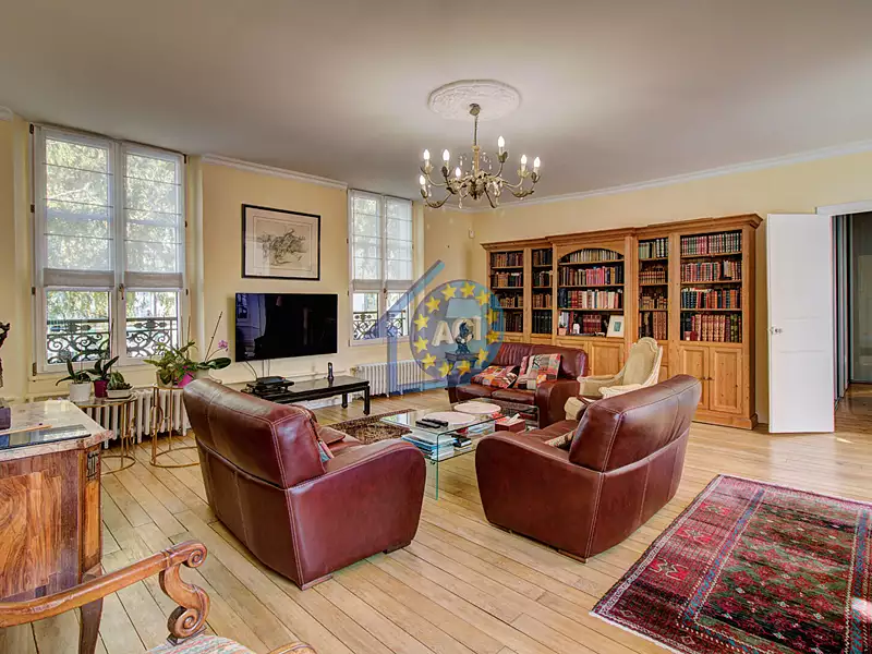 Appartement, 342,05 m²