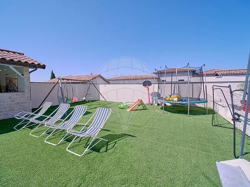 Maison, 180 m²
