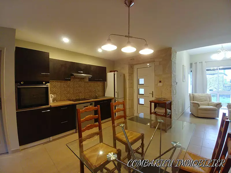 Maison, 240 m²