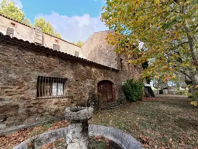 Maison, 950 m²