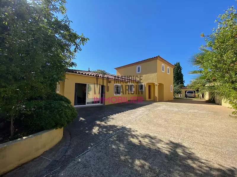 Maison, 204 m²