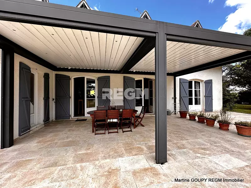 Maison, 250 m²