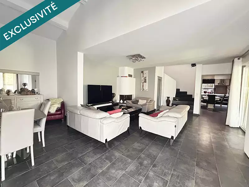 Maison, 250 m²