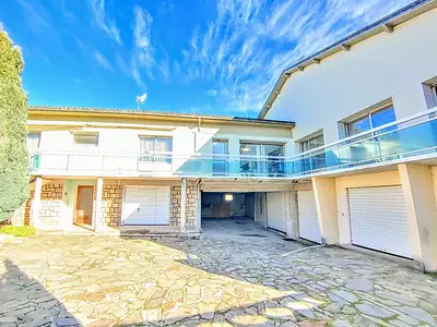 Maison, 570 m²