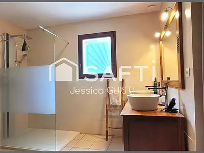 Maison, 240 m²