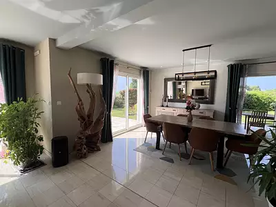 Maison, 260 m²