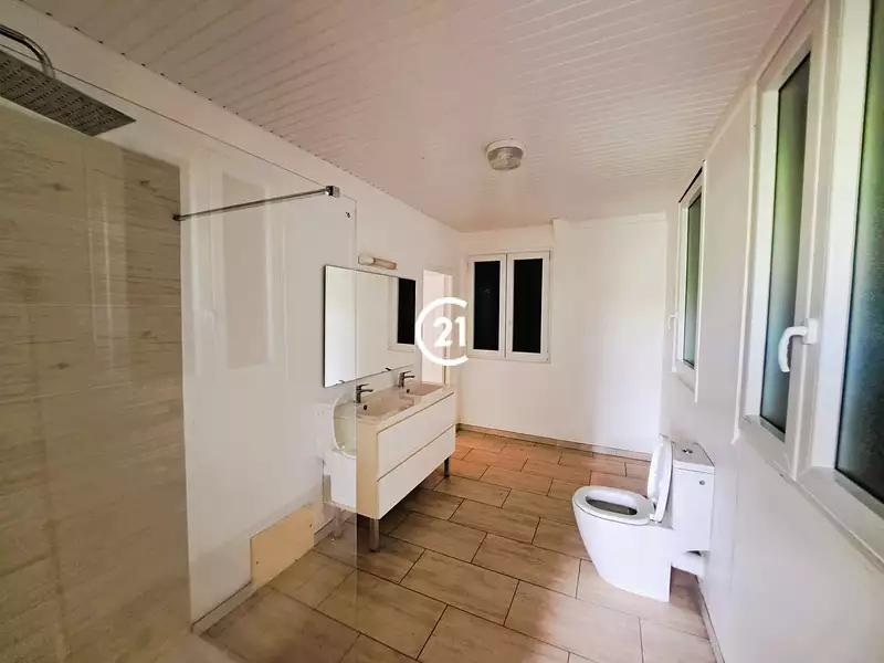 Maison, 230 m²