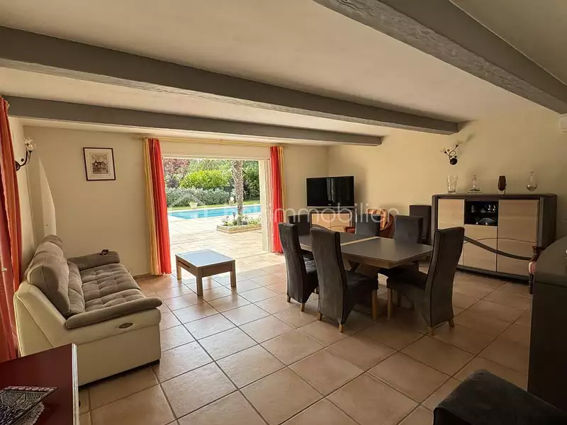 Maison, 239 m²