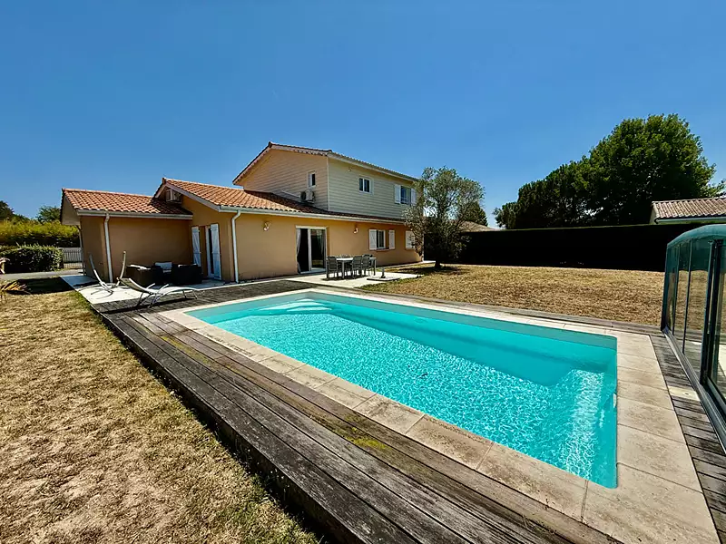 Maison, 165 m²
