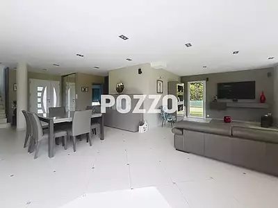 Maison, 250 m²