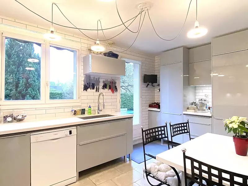 Maison, 246 m²