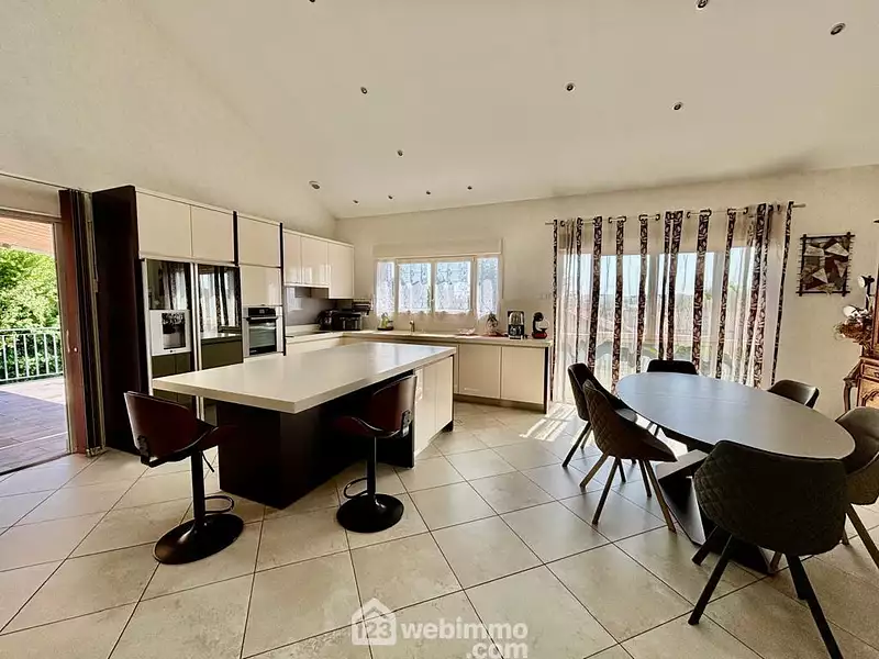 Maison, 229,23 m²