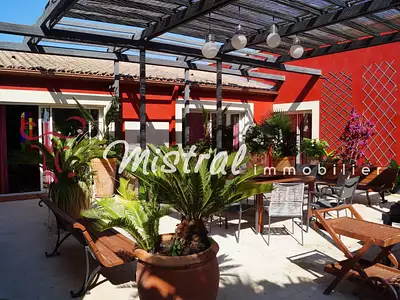 Maison, 240 m²