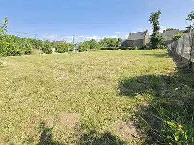 Terrain, 700 m²