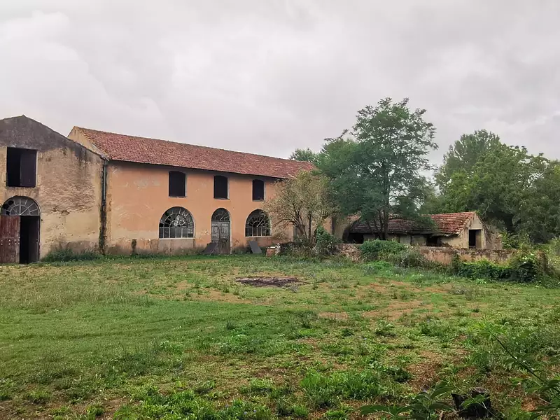 Maison, 900 m²