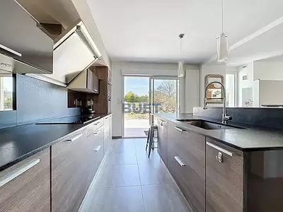 Maison, 250 m²
