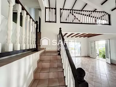 Maison, 180 m²