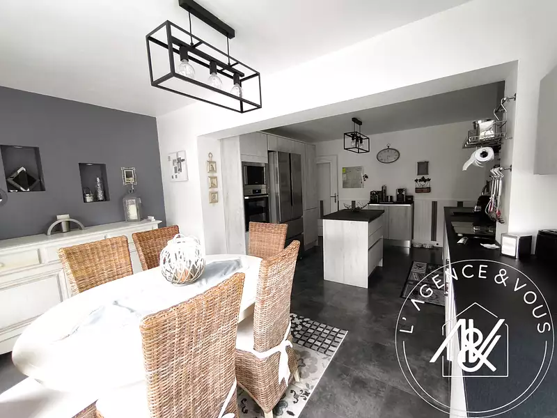 Maison, 198 m²