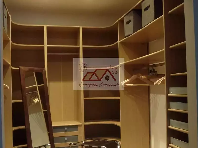 Maison, 250 m²