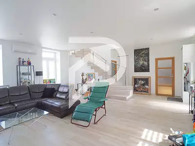 Maison, 261 m²