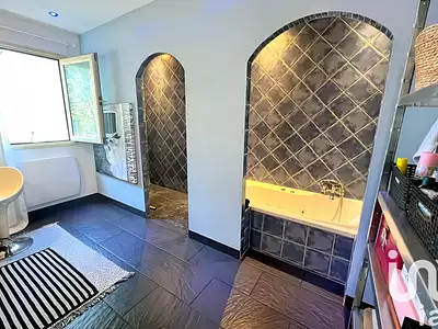 Maison, 250 m²