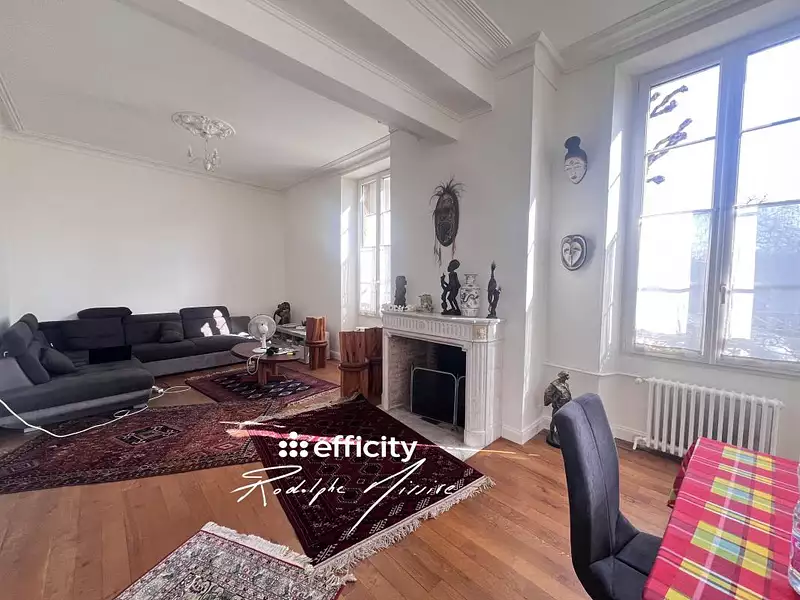 Maison, 240 m²
