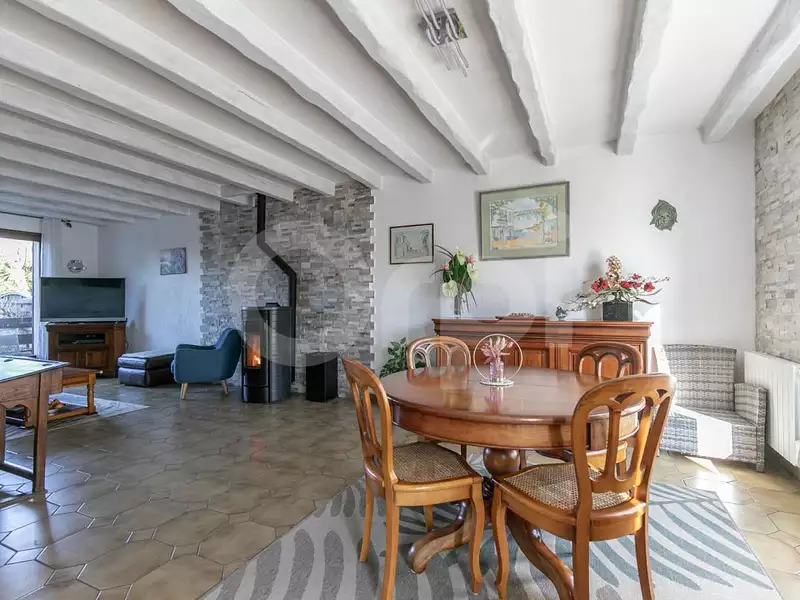 Maison, 166 m²