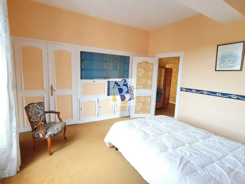 Maison, 221 m²