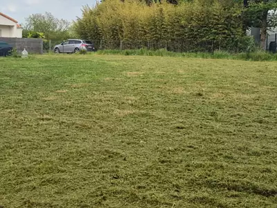 Terrain, 300 m²