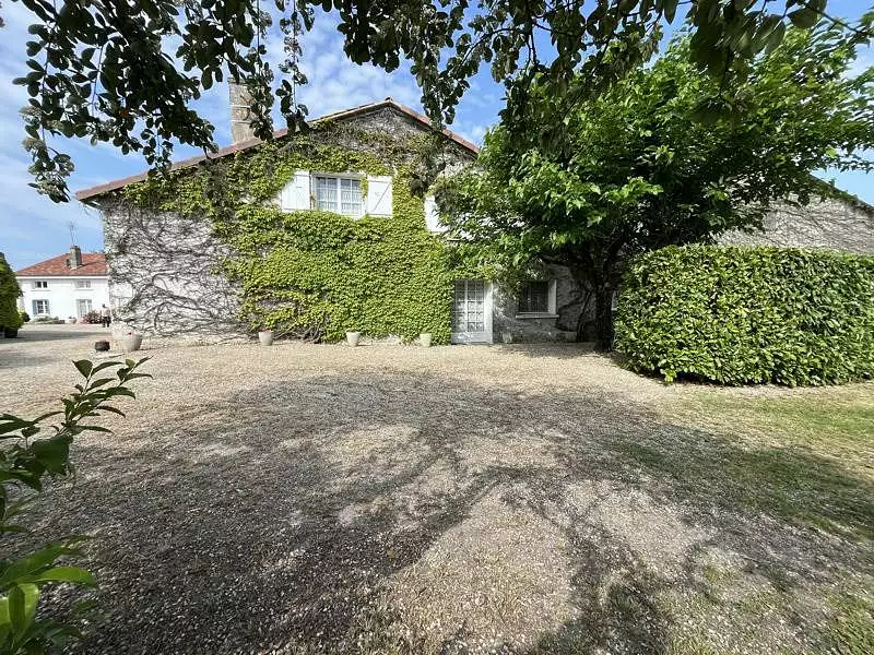 Maison, 255 m²