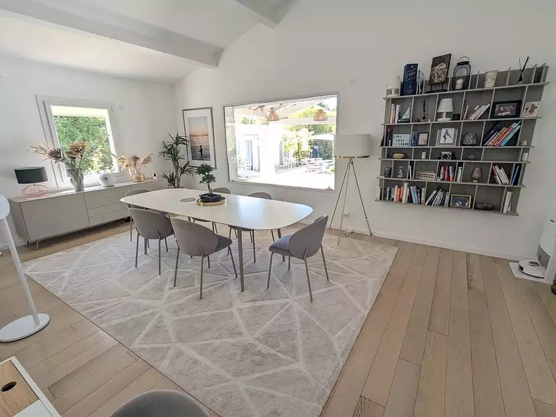Maison, 260 m²